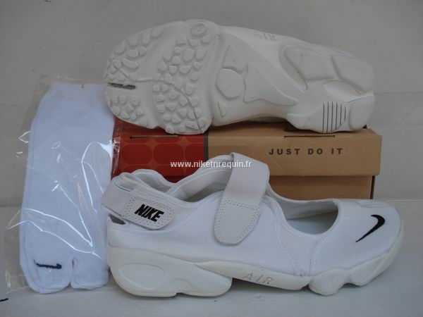 Nouveau Mode 2011 Nike Shox Rift Souliers De Course Blancs Noirs